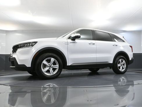 Used 2023 Kia Sorento LX AWD/4WD image 54
