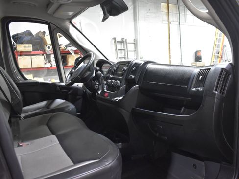 Used 2021 RAM ProMaster 2500 w/ Convenience Group FWD image 14