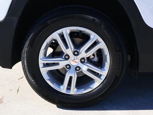 Used 2021 GMC Terrain SLE w/ Driver Convenience Package image 8