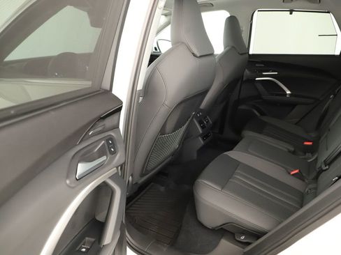 Used 2025 Audi Q5 Prestige AWD/4WD image 34