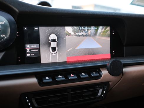 Used 2021 Porsche 911 Carrera w/ Premium Package image 25