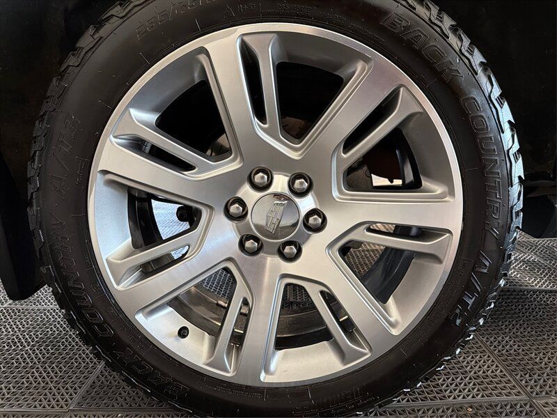 Used 2020 Cadillac Escalade ESV Premium Luxury AWD/4WD image 21