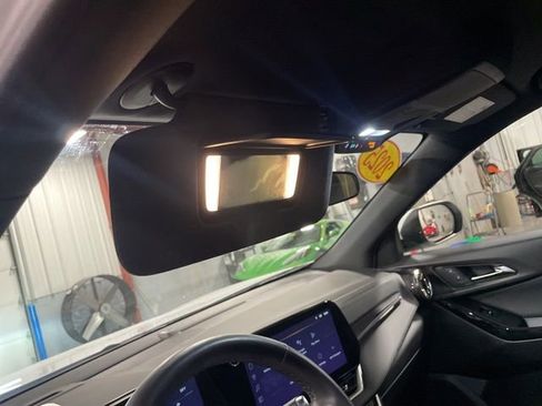 Used 2025 Chevrolet Equinox LT image 25