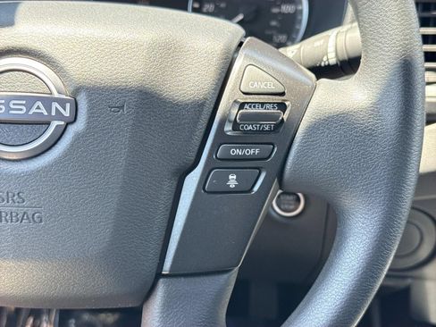 Used 2023 Nissan Frontier SV w/ Technology Package RWD image 14