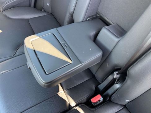 Certified 2024 Volvo XC90 T8 Plus w/ Protection Package Premier image 10