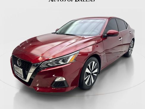 Used 2022 Nissan Altima 2.5 SV w/ SV Premium Package FWD image 2
