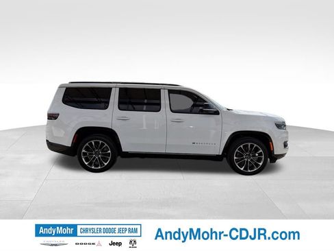 Used 2023 Jeep Wagoneer Series III w/ Premium Group I AWD/4WD image 8