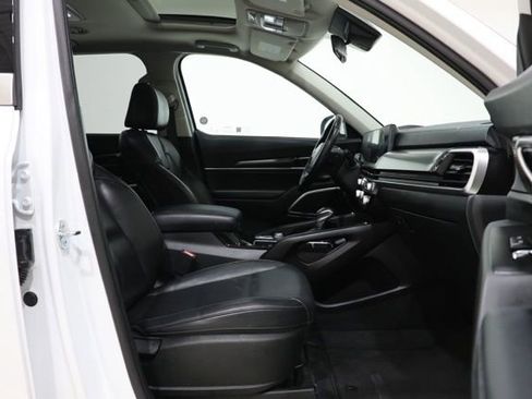 Used 2025 Kia Telluride S FWD image 39