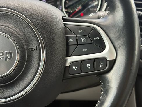 Used 2019 Jeep Compass Latitude w/ Safety & Security Group AWD/4WD image 17
