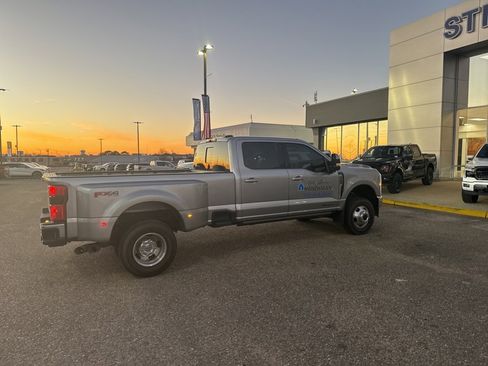 Used 2023 Ford F350 Lariat w/ Lariat Ultimate Package image 13