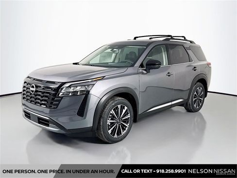 New 2026 Nissan Pathfinder Platinum image 1