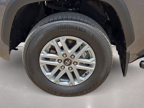 Used 2026 Toyota Tundra SR5 AWD/4WD image 10