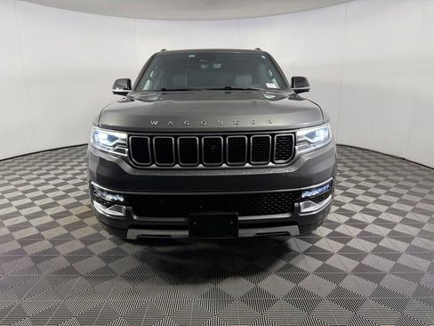 Used 2023 Jeep Wagoneer Series III w/ Premium Group I AWD/4WD image 5