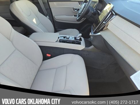 Used 2026 Volvo XC90 B6 Plus w/ Protection Package Premier AWD/4WD image 14