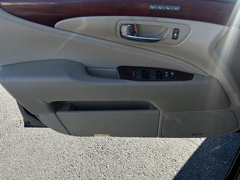 Used 2007 Lexus LS 460 image 18