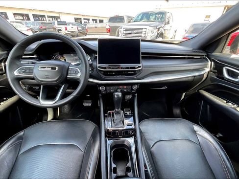 Used 2023 Jeep Compass Limited image 53