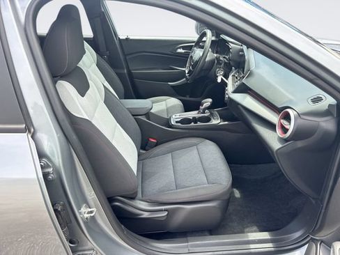 Used 2024 Chevrolet Trax RS w/ Driver Confidence Package FWD image 25