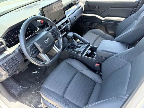 Used 2025 Toyota 4Runner TRD Off-Road Premium AWD/4WD image 19