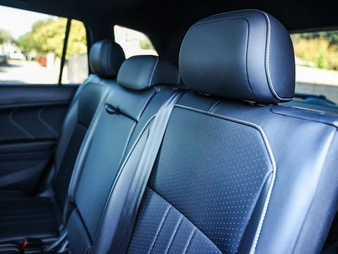 Used 2022 Volkswagen Tiguan SE R-Line image 27