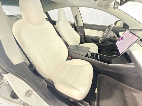 Used 2019 Tesla Model 3 Performance image 7