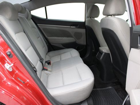 Used 2017 Hyundai Elantra SE FWD image 11