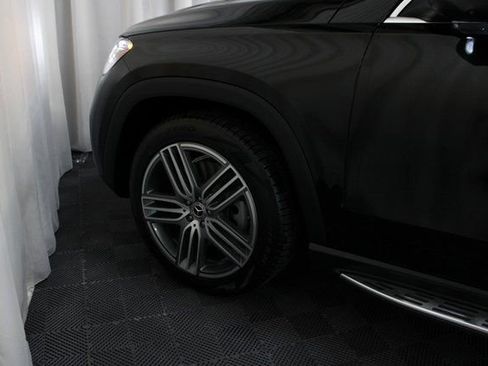 New 2026 Mercedes-Benz GLS 450 4MATIC image 9