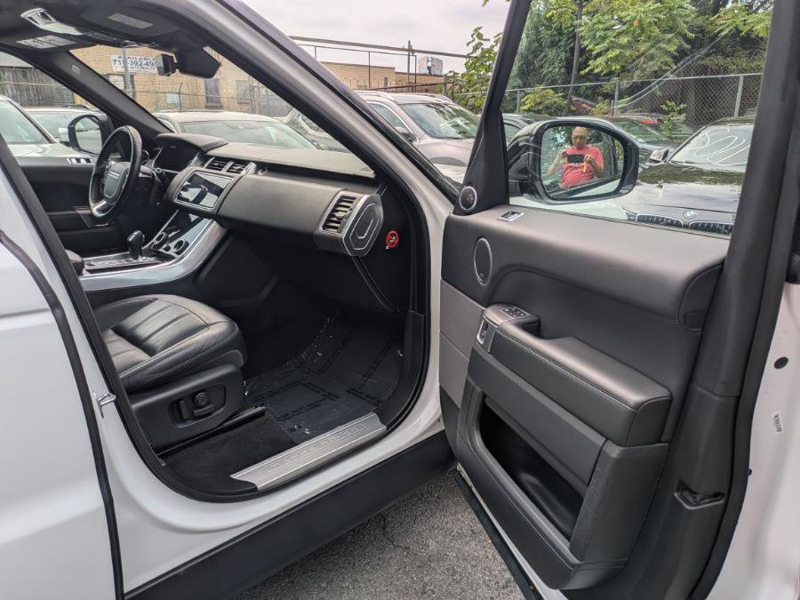 Used 2018 Land Rover Range Rover Sport HSE AWD/4WD image 11