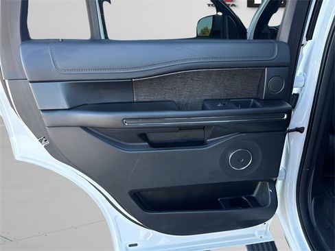 Used 2021 Ford Expedition Limited image 30