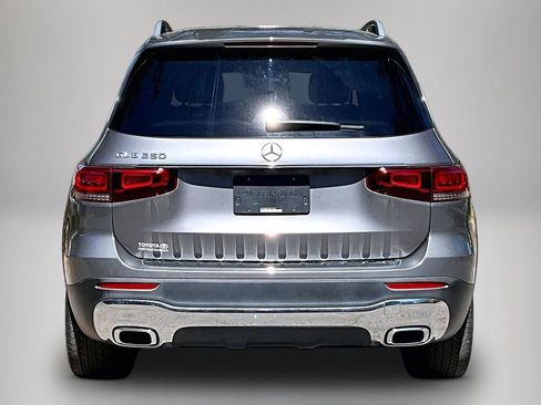 Used 2021 Mercedes-Benz GLB 250 image 6