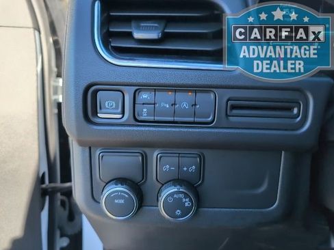 Used 2024 Chevrolet Suburban LT image 19