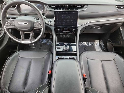 Used 2023 Jeep Grand Cherokee Limited image 15