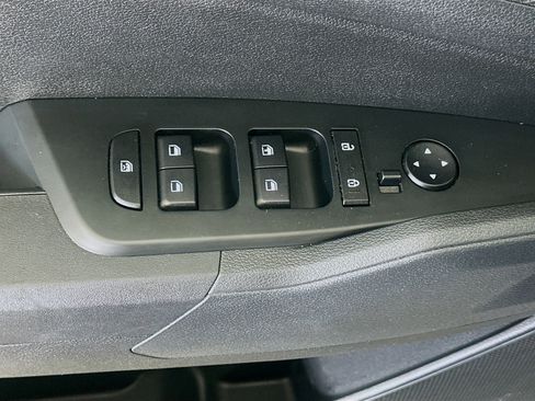 Used 2025 Kia Sportage LX image 15