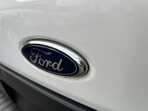 Used 2018 Ford Transit 250 148 Low Roof RWD image 32