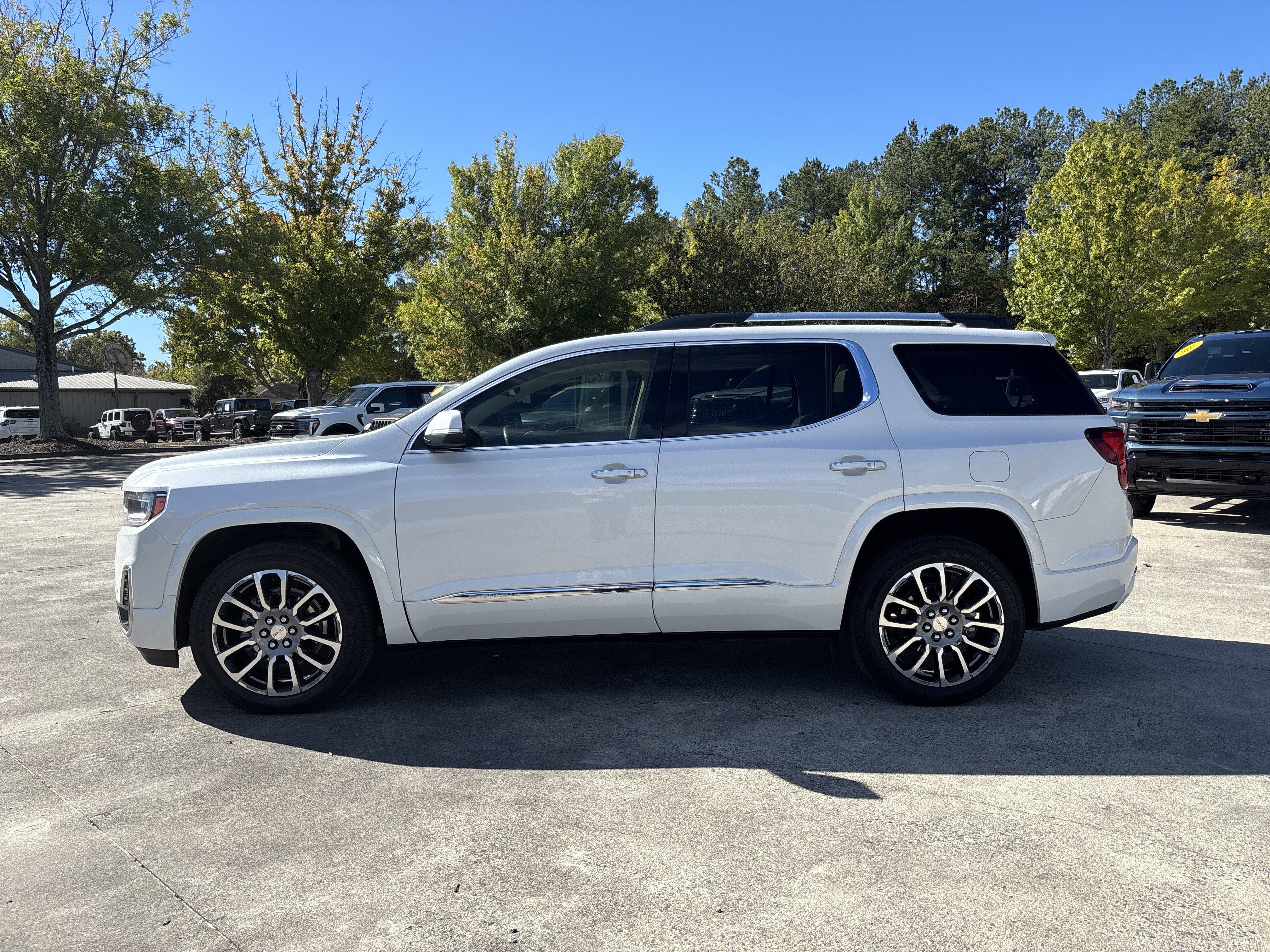 Used 2022 GMC Acadia Denali w/ Denali Ultimate Package FWD image 4