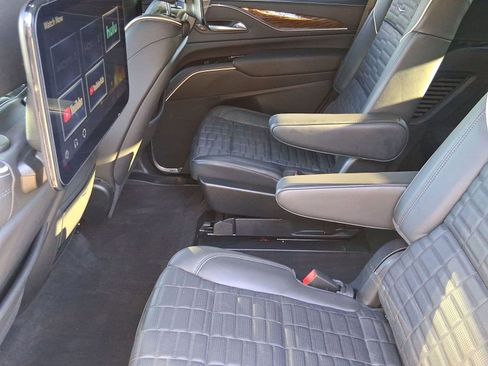 Used 2024 Cadillac Escalade Sport Platinum w/ LPO, ONYX Package image 5