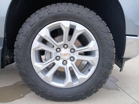 Certified 2025 Chevrolet Silverado 1500 LTZ w/ LTZ Convenience Package II AWD/4WD image 32