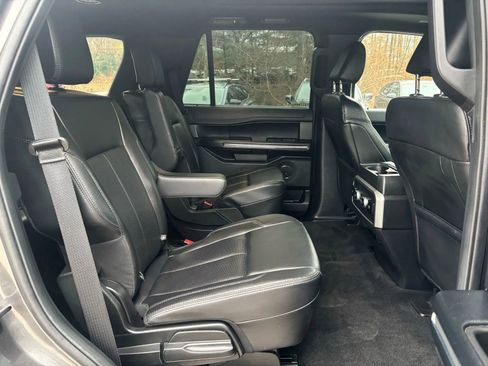 Used 2021 Ford Expedition XLT image 33