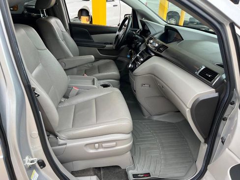 Used 2013 Honda Odyssey Touring image 10