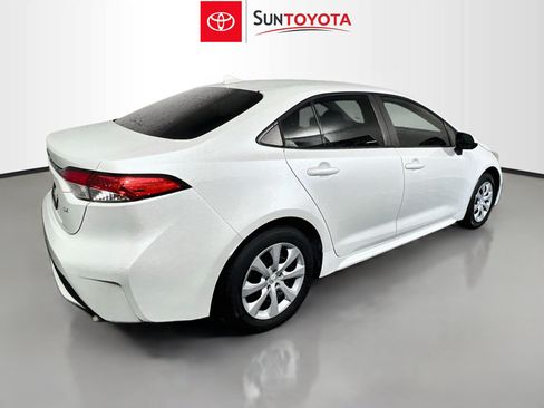 Used 2022 Toyota Corolla LE FWD image 4