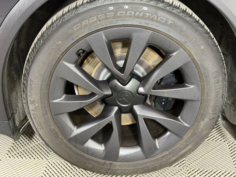 Used 2024 Tesla Model X image 12