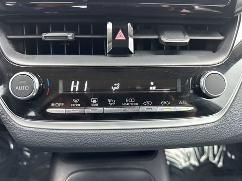 Used 2025 Toyota Corolla LE image 17