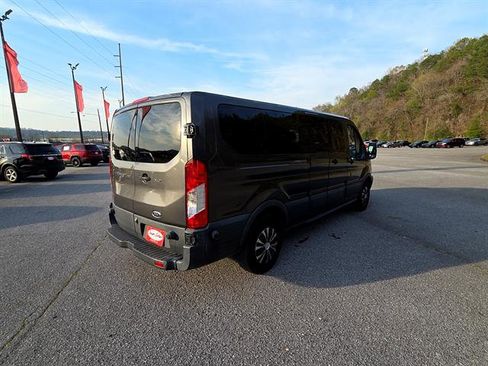 Used 2017 Ford Transit 350 XLT image 9
