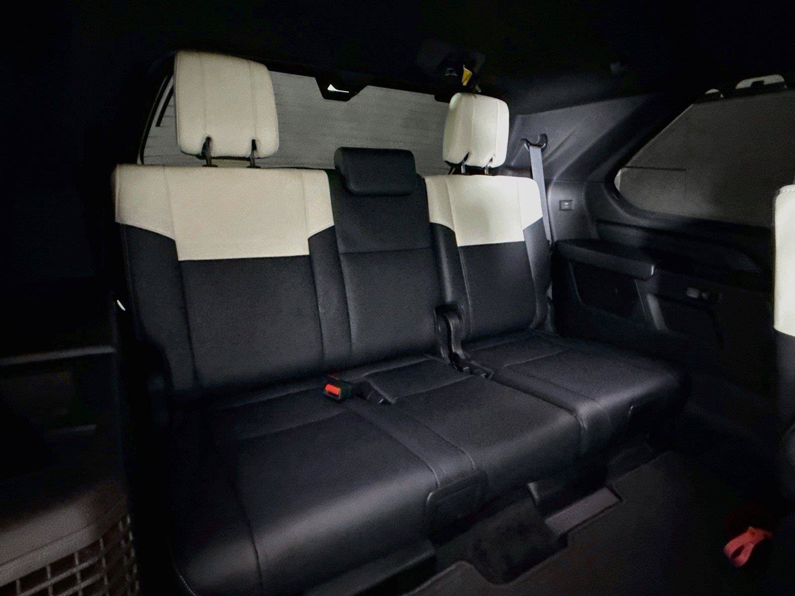 Used 2025 Toyota Sequoia Capstone AWD/4WD image 44