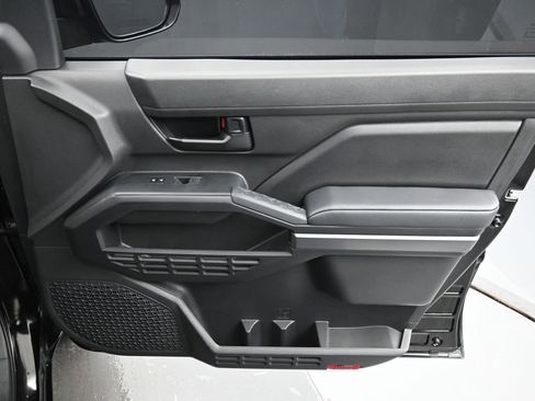 Certified 2025 Toyota Tacoma SR5 image 33