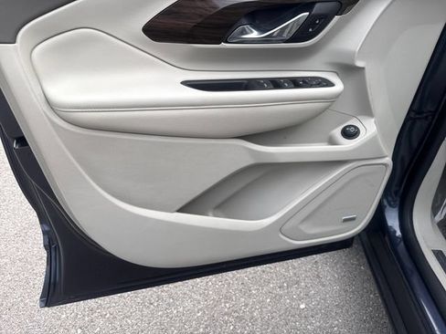 Used 2019 GMC Terrain Denali w/ Driver Alert Package II AWD/4WD image 9