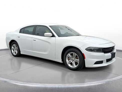 Used 2022 Dodge Charger SXT RWD image 1