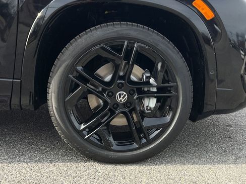 New 2026 Volkswagen Tiguan SE R-Line AWD/4WD image 7