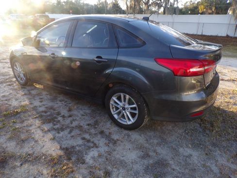 Used 2017 Ford Focus SE image 6