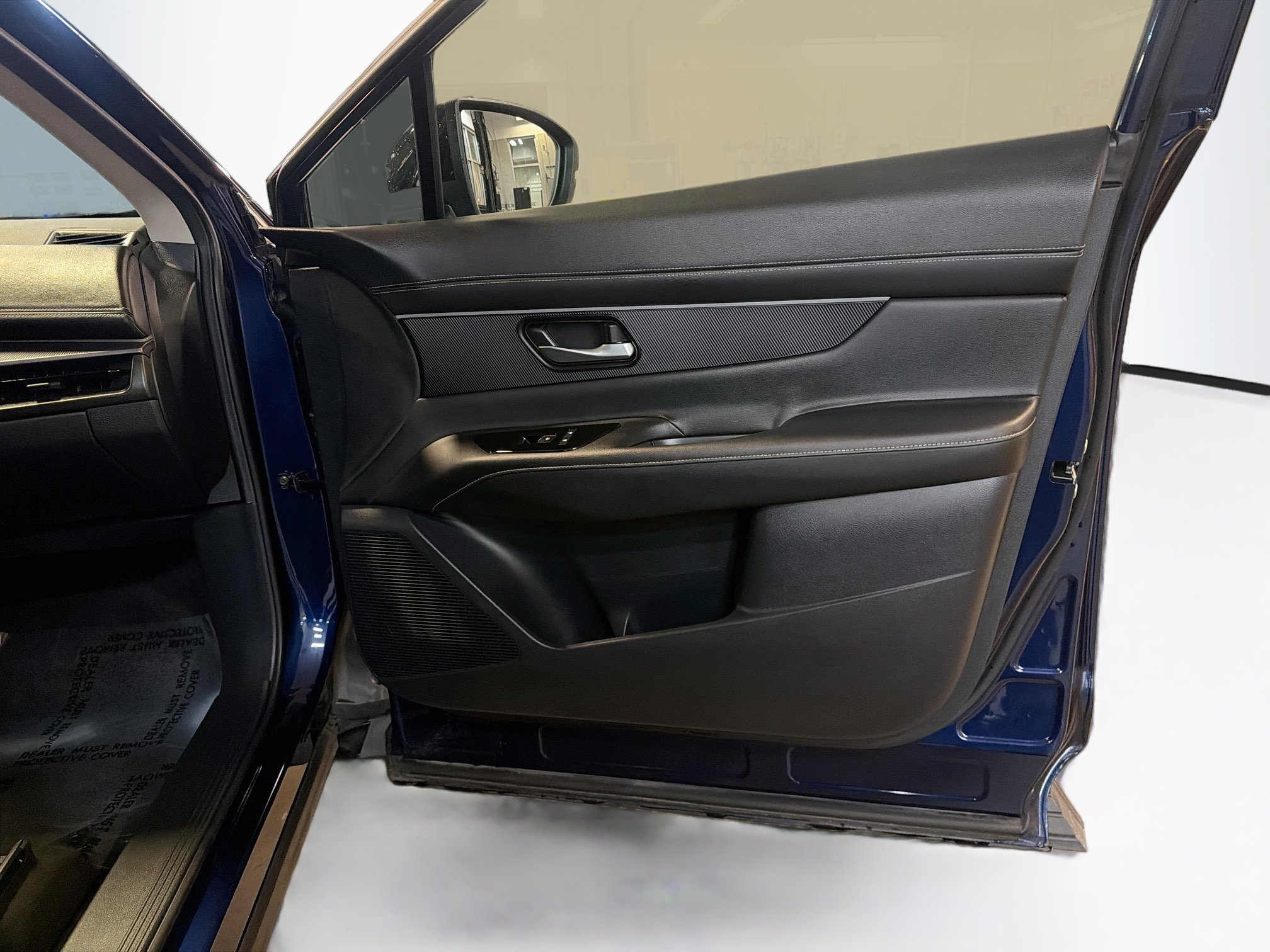 Used 2025 Nissan Murano SV AWD/4WD image 33