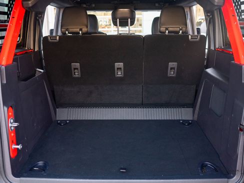 Used 2023 Ford Bronco Wildtrak image 7